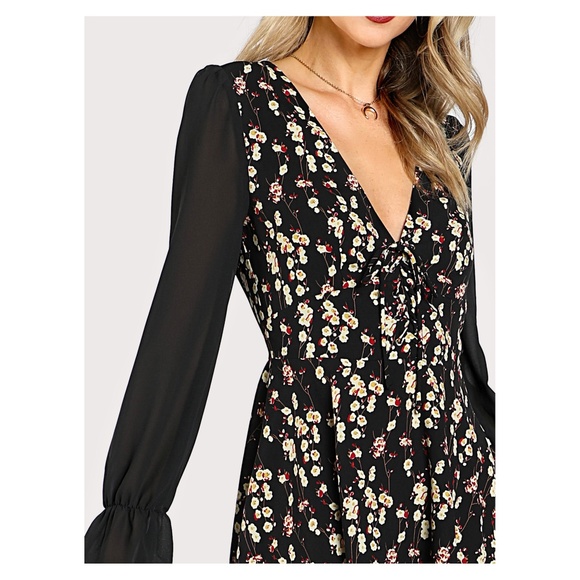 Black Floral Sheer Sleeves Lace Up Dress - Picture 4 of 5